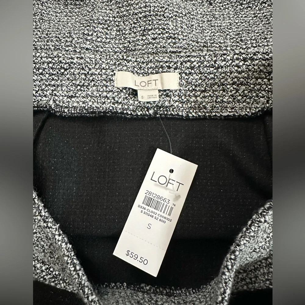 Women’s LOFT skirt, elastic waist. Size small. NWT. - Picture 2 of 4